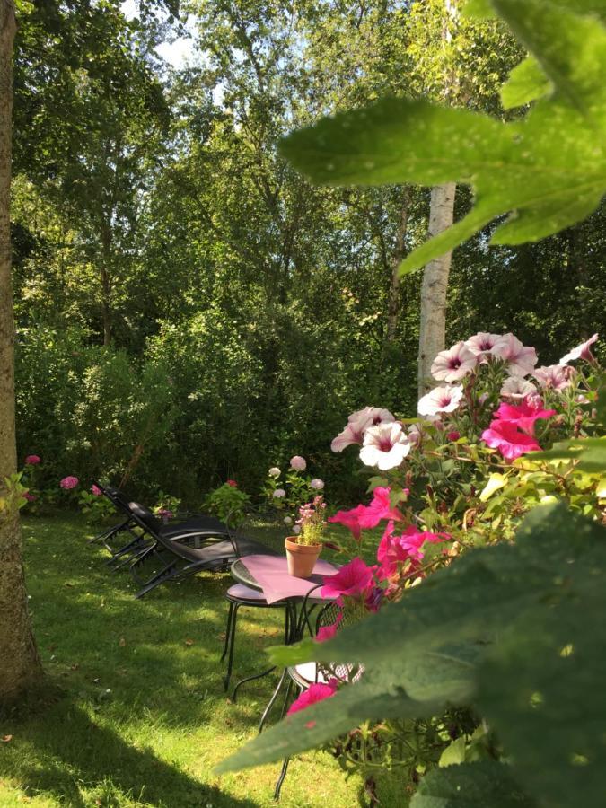 Roulottes Du Rouard Bed & Breakfast Camiers Bagian luar foto